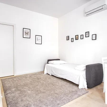 Just Urban Stays - Bilocale Moderno Navigli - Metro M2