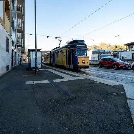 Sul Naviglio - Design Moderno E Comfort A Apartamento Milão