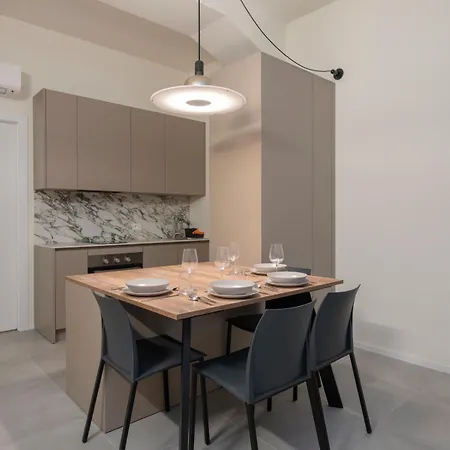 Goldoni House 6 Duomo M5 A Few Steps Away From The Subway Апартаменты *