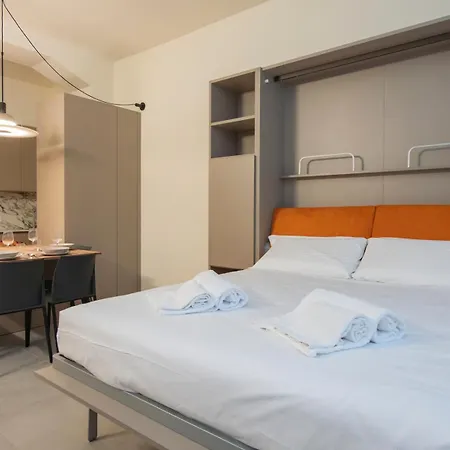 Апартаменты Goldoni House 6 Duomo M5 A Few Steps Away From The Subway Милан