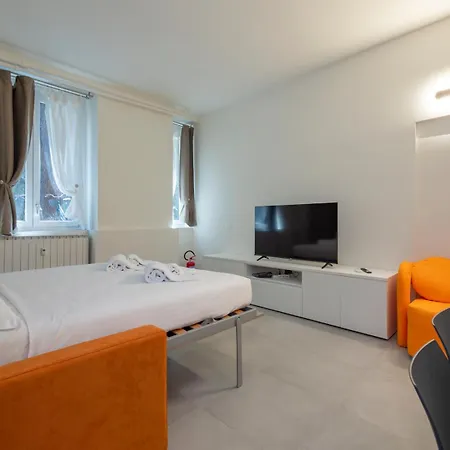 Goldoni House 6 Duomo M5 A Few Steps Away From The Subway Апартаменты *