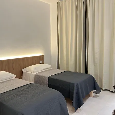 Hotell Brivio 2*