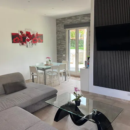 Mambo House Apartment *