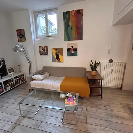 Two Steps From Station Apartment *