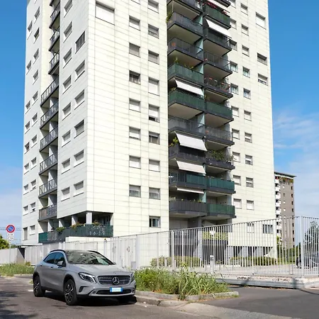 Skyline House - Free Parking & Terrace *