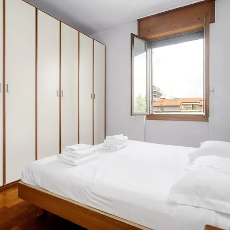 Domusmi Jenner 23 شقة *