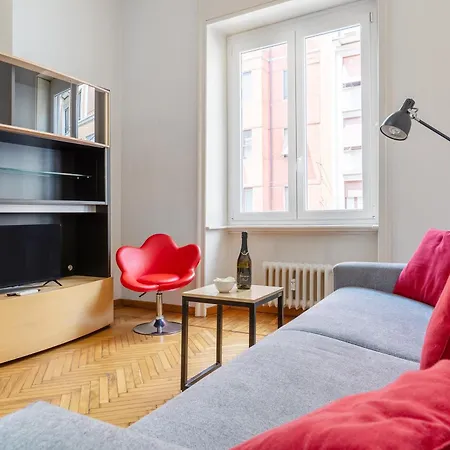 Elegant Near Bocconi Milaan