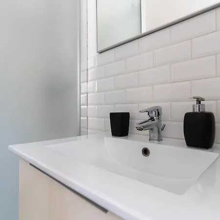 Elegant Near Bocconi Appartement *