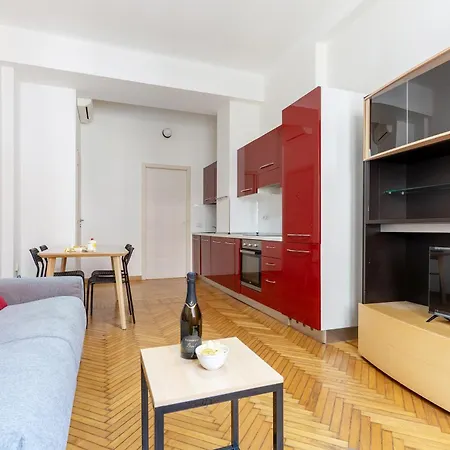 Elegant Near Bocconi 아파트 밀라노
