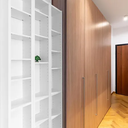 Elegant Near Bocconi 아파트 *