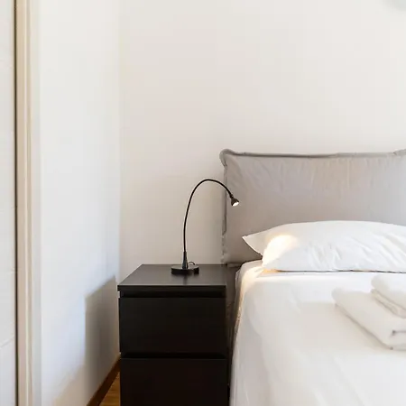 Elegant Near Bocconi Appartement