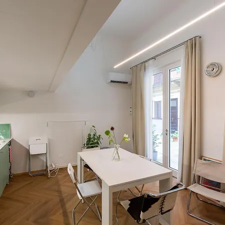 Appartamento Loft Moderno Con Patio Privato A 100m Dalla Metro - La Taniere