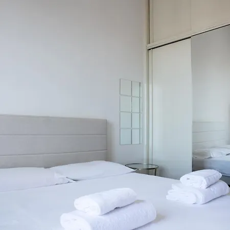 Dehomes - Porta Nuova Business Apartment *