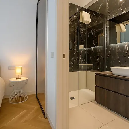 B And G San Babila- Luxury In The Heart Of - Design District Pensión