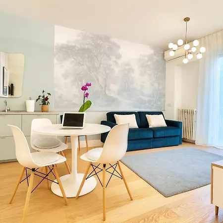 Apartment Casa Angelo Design Flat - Milan, Porta Venezia, 3 Metro Stops Duomo *