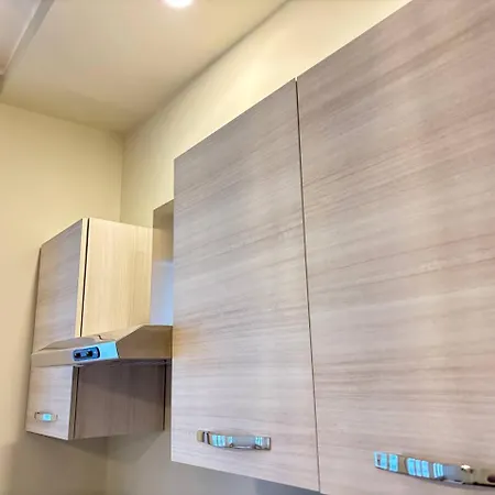 Leopardi Apartment Milan