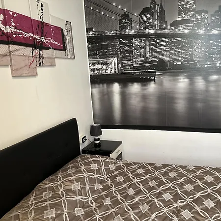 Next To Bocconi ميلان