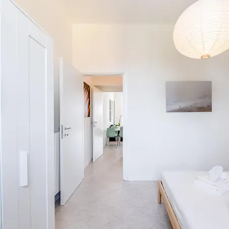 Certosa - Bright & Modern - 2 Steps From Train Station By Innstay 아파트