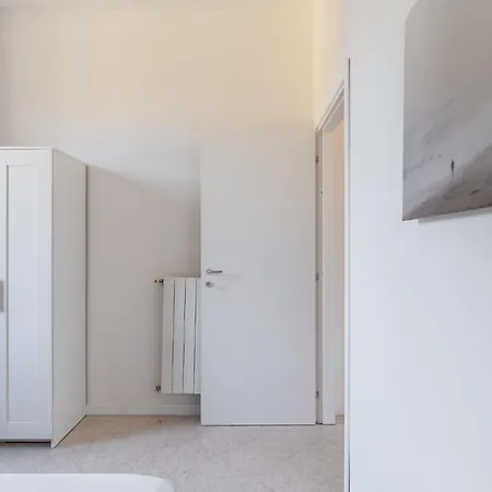 Apartamento Certosa - Bright & Modern - 2 Steps From Train Station By Innstay