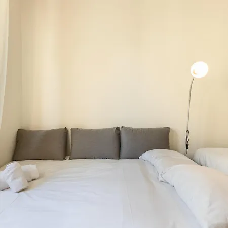 Tortona-metro Tolstoj 5min - Spacious 6 Guests - Wifi 아파트 *