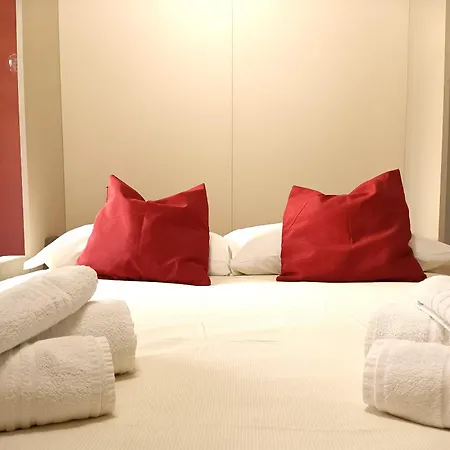 Looking 4 Charming With Courtyard On The Navigli Apartamento *