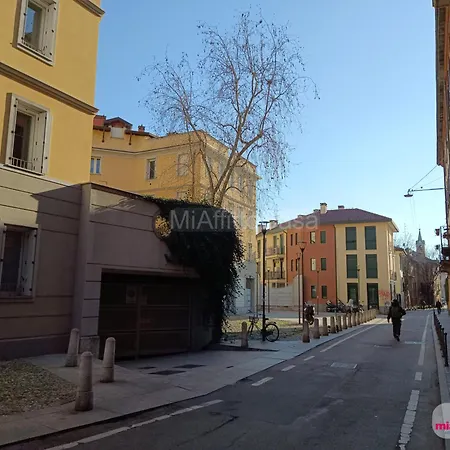 Looking 4 Charming With Courtyard On The Navigli شقة *