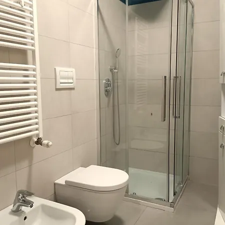 Looking 4 Charming With Courtyard On The Navigli شقة ميلان