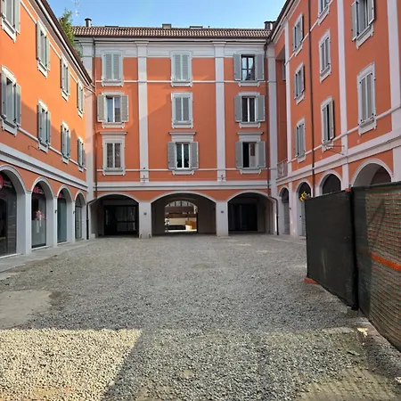 Quite And Lovely Attic - Paolo Sarpi 8 - Location *