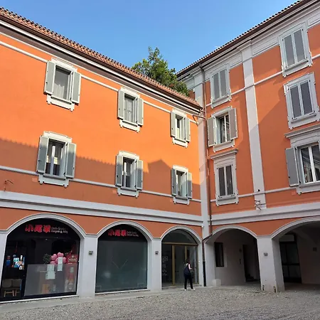 Quite And Lovely Attic - Paolo Sarpi 8 - Location