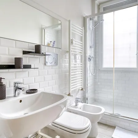 Apartament V2 Next To Mediolan