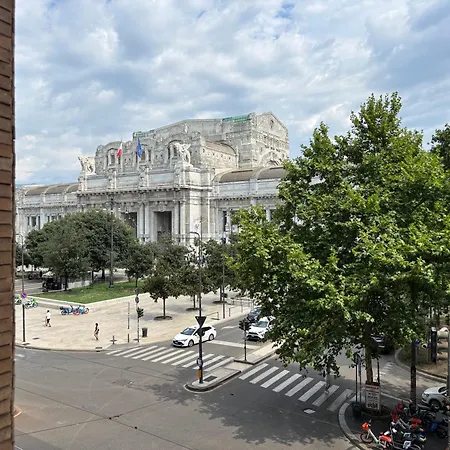 Hotel Av Milán