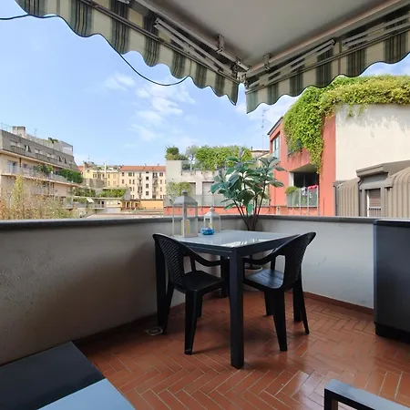 With Exclusive Terrace In Downtown With Ac,wifi,subway M1 M2 In Shopping Area Appartamento *