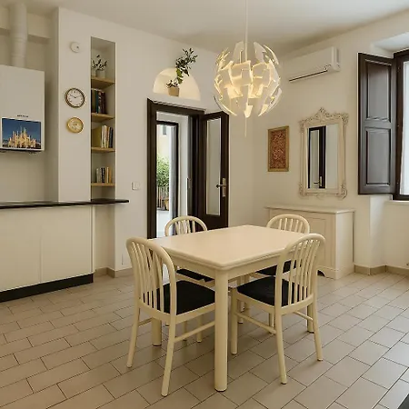 Bilocale10 Minuti Dal Braciere Olimpico 2026 In Chinatown Area Pedonale Comoda アパート ミラノ