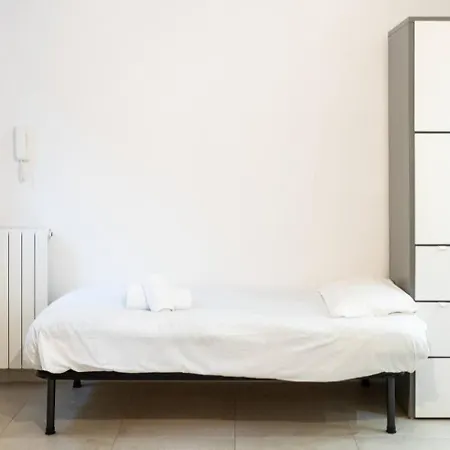 Vicino Metro M3 Brenta * Milán