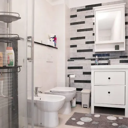 Vicino Metro M3 Brenta 밀라노