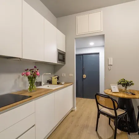Art Combo In Porta Venezia Apartment *
