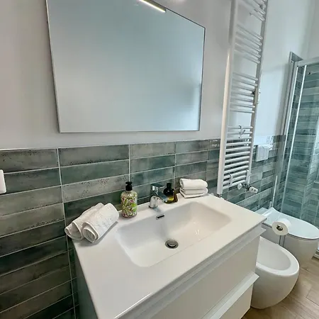 Loreto 15 Mins From Duomo - M1 Rovereto Апартаменты *