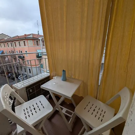 Loreto 15 Mins From Duomo - M1 Rovereto Апартаменты Милан