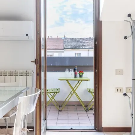 Trilocale Con Con Bagno Privato A 200m Dalla Metro *