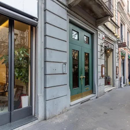 Apartament Trilocale Con Con Bagno Privato A 200m Dalla Metro *