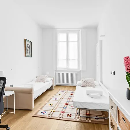 Luxury Penthouse - 5 Min To Duomo Apartmán