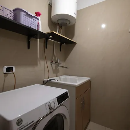 Luxury House Jacuzzi - Apartmán *