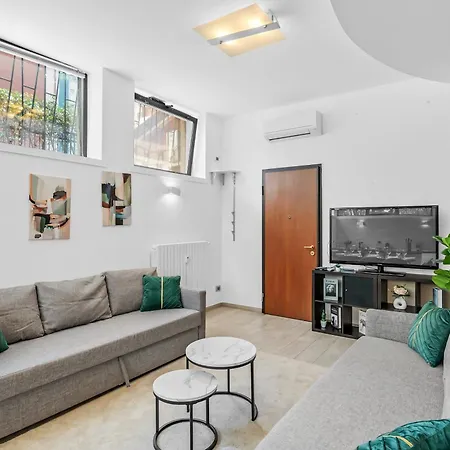 Luxury House Jacuzzi - *