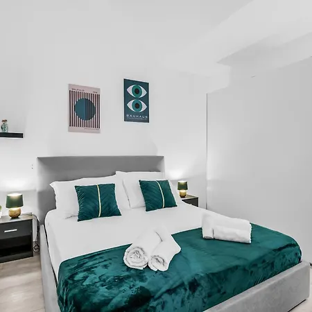 Luxury House Jacuzzi - Apartament