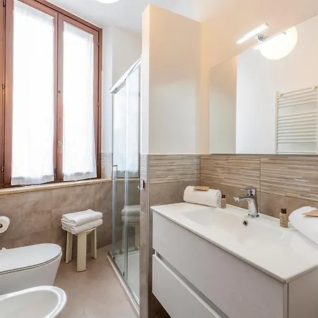 Stayeasy Fondazione Prada 2p - Center In 15' Apartman