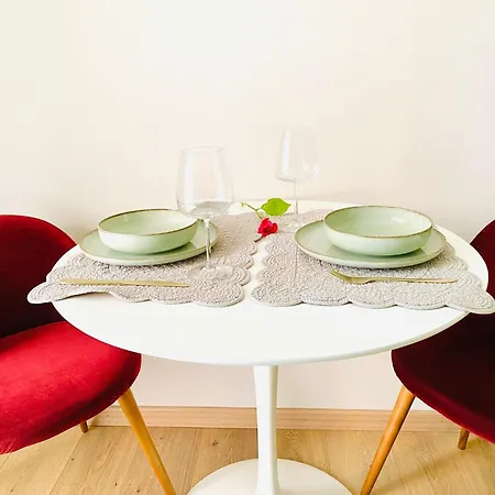 Cozy Isola Garden 아파트