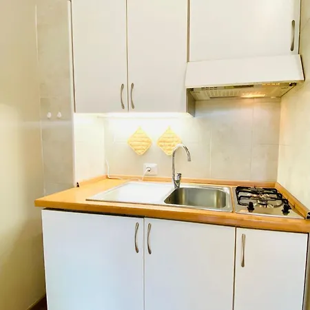 Cozy Isola Garden Apartament