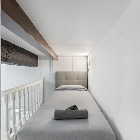 White - Duomo - 6 Posti * Mediolan