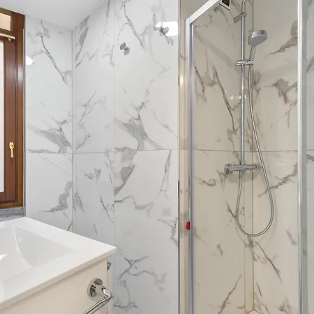 Apartament White - Duomo - 6 Posti *