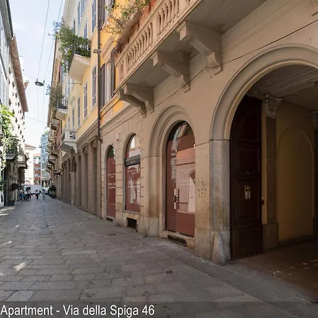 Brera In Via Della Spiga بيت ضيافة ميلان